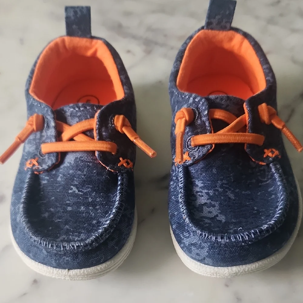 Cat & Jack Kids' Denim Moccasins with Orange Laces Sz 5
